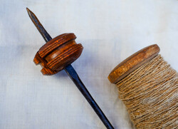 Spindle, with wrought iron and wooden parts, hemp thread, loom