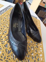 Black nail shoes size 38