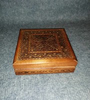 Retro turned wooden box 15*15 cm (a8)