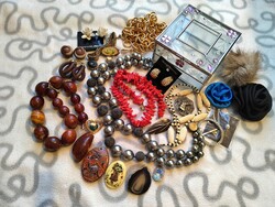 Retro jewelry package, 23 pieces (138)