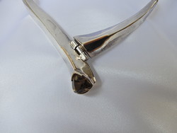 Régi LÉCIA márkájú design ezüst nyakék 10 karátos arany díszítéssel és kvarc kővel