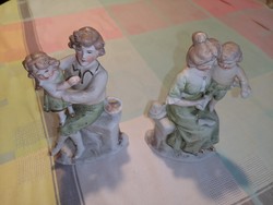 Porcelán anya kisgyermekkel, két kivitelben