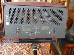 Lark radio, in good condition