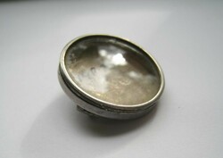 Antik ezüst nyitható kitűző üveglappal, fénykép vagy ereklyetartó