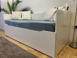 Eladó egy IKEAS??? ágynemütartos , ágyazható , dupla matracos kanapé + kék takaró (párnák nélkül)