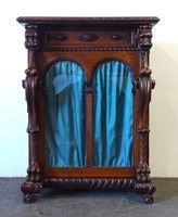 1Q568 antique lion carved glass cabinet 132 cm