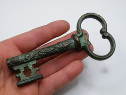 Uk0273 bronze cellar key shaped corkscrew grape cluster with grape leaf decoration
