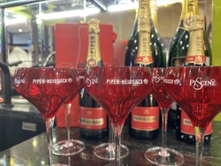 Piper-Heidsieck piscine champagne glass set (6 pcs) that can be used both on the boat and at the pool