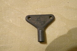 Lemezárugyár játék felhúzó kulcs 24mm