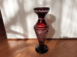Purple stained glass vase with polished decoration