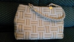 Olasz női tágas bélelt táska kézi- ill. válltáska Olaszországból stílusos termék