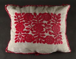 1Q633 embroidered red old pillow decorative pillow 37 x 48 cm