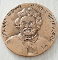 Brunner Zoltánné Időskutatási és Idősgondozási Alapitvány bronz plakett 1998  10 cm