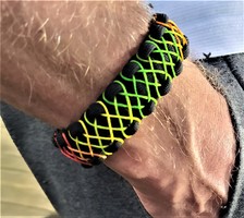 Paracord bracelet for men with a gradient pattern