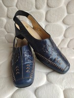 La Belle francia gyártmányú 36 os kék hímzett hasított hátul nyitott elegáns nyári bőr cipő