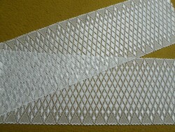 White embroidered lace. 2M x 15cm.