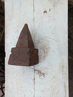 Antik kovácsoltvas üllő