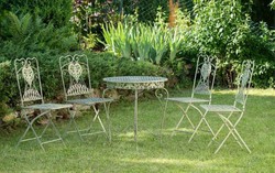 Kovácsoltvas kerti garnitúra - (1 db asztal + 4 db szék)