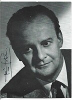 Tito Gobbi operaénekes autográf, dedikált, sajátkezű aláírása fotólapon.