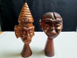 2 db kézzel egy tömbből faragott afrikai fa szobor 20-24 cm