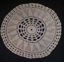 The diameter of the crocheted round tablecloth is 30 cm