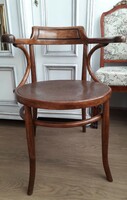 Thonet arm chair, for sale in excellent condition!