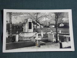 Képeslap, Sarkad, hősök szobra emlékmű, látkép részlet ,1955