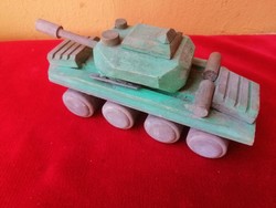 Old wooden tank toy ﻿18 cm.