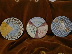 Három darab jelzett, kardos meisseni porcelán tálka, L.E. (limited edition) jelzéssel.)