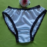 Fen001 - traditional style satin panties m/40 - white/black