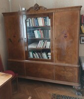 XX. század elejei könyvesszekrény íróasztallal és karosszékkel