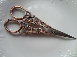 Copper-colored handwork scissors with an antique floral pattern, 14.5 cm