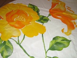 Csodaszép vintage stílusú tavaszi sárga rózsás terítő Új