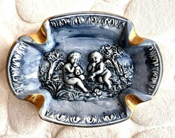 R. Capodimonte Impozáns zenélő angyalokkal díszített aranykontúros olasz porcelán hamuzó