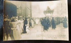 1916 FERENC JÓZSEF MAGYAR KIRÁLY GYÁSZMENET KÉSŐBBI IV. KÁROLY ZITA KIRÁLYNÉ OTTÓ KORABELI FOTÓ LAP