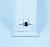 Pompás 10k fehérarany gyűrű gyémánt, kék és fehér zafír drágakövekkel!