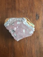 Egy darab márvány kőzet. Hátha gyűjti valaki. Mérete: 15x12 cm