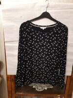 Barely used, sandwich brand, black and white pattern, size 42 top.