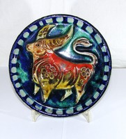 Ceramic wall plate with dome wine pattern - 22 cm