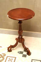Barokk stílusú asztal, körasztal