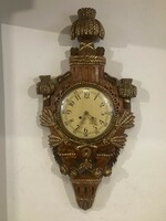 Carved quarter wall clock with half-baking mechanism