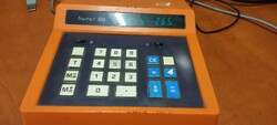 HUNOR-88 asztali számológép