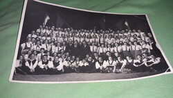 1950.cca. középiskolai koedukált csoportkép -néptánc és népdal rendezvény 25X15cm mint a képeken
