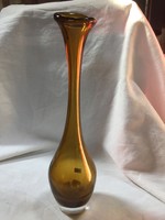 GYŰJTŐKNEK! Különleges, kézzel készített, borostyán színű kristályüveg váza, svéd, ASEDA márka - N18