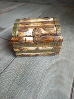 Solid old copper veined bone jewelry box (8.5x11.7x9.7 cm)