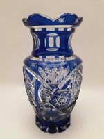 Kék két rétegű csiszolt kristály váza, 15,5 cm