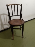 Thonet chair with stable furniture factory floral pattern top