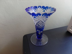 Régi kék színezett csiszolt üvegváza talppal