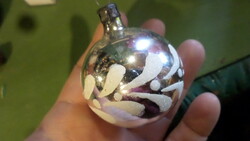 Retro glass Christmas tree decoration in basically good condition. About 5 cm sphere with a dark pattern.