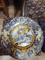 Italian majolica bowl. Very nice painting. Equipped with a sign made in the middle of the 19th century. 35 cm